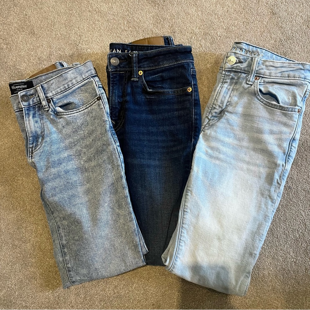Three pairs 28x32 slim straight jeans lot: American Eagle Outfitters/Bluenotes